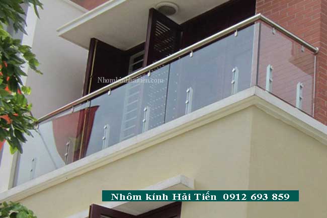 Mẫu lan can khung inox đẹp an tòan