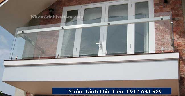 Lan can kính trụ inox vuông