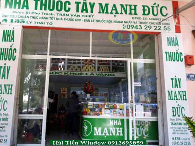 Cửa nhôm kính giá rẻ cho nhà thuốc tại Hà Nội