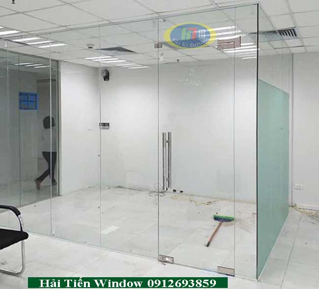 Thiết kế vách ngăn kính văn phòng chuyên nghiệp